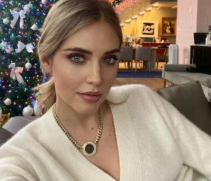 Chiara Ferragni nel suo appartamento di Milano (Instagram)