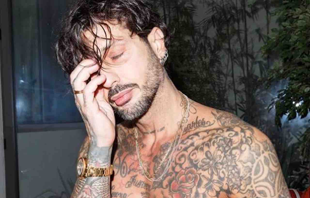 Fabrizio Corona nudo