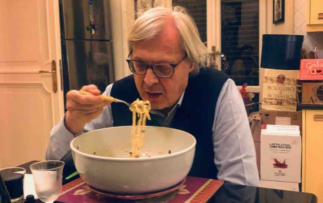 Vittorio Sgarbi e l'incidente in montagna non è il suo sport VIDEO