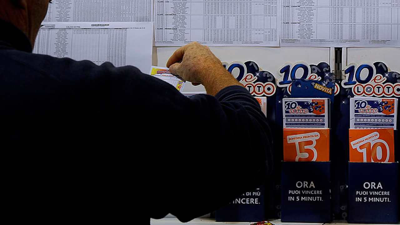 GettyImages-estrazione lotto (1)