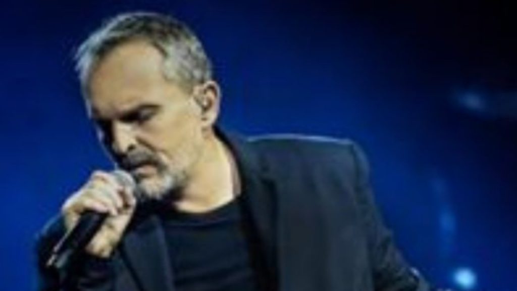 Il cantante Miguel Bosè