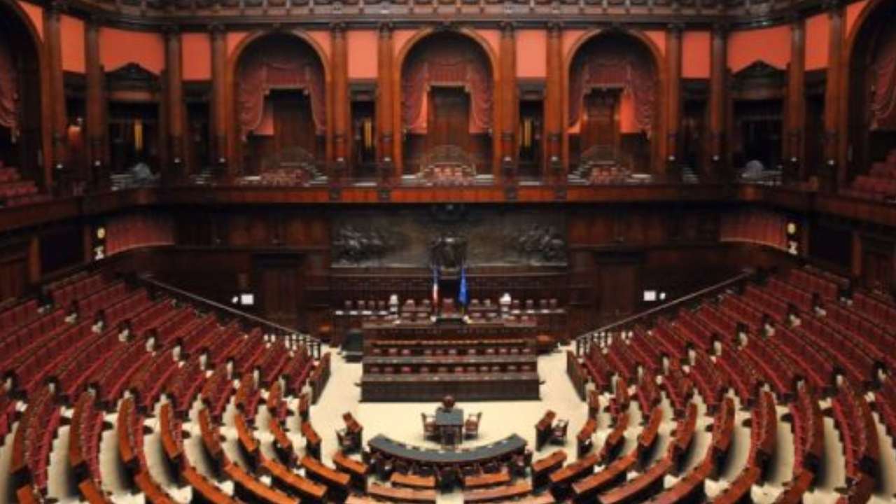 parlamento (web source)