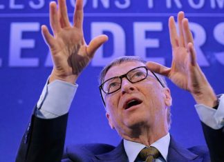 Bill Gates ed il segreto del successo | L’incredibile rivelazione Bill Gates mentre fa un discorso