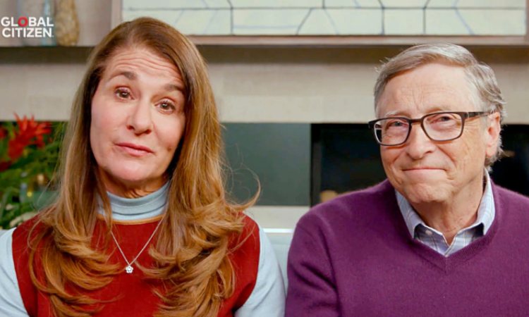 La moglie di Bill Gates, a sinistra, e Bill Gates, a destra