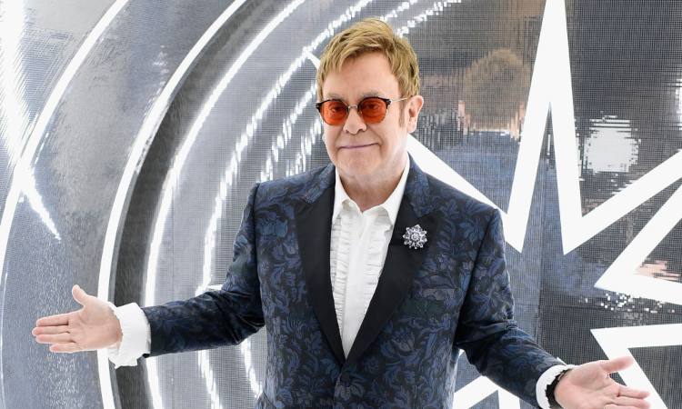 Il cantante Elton John
