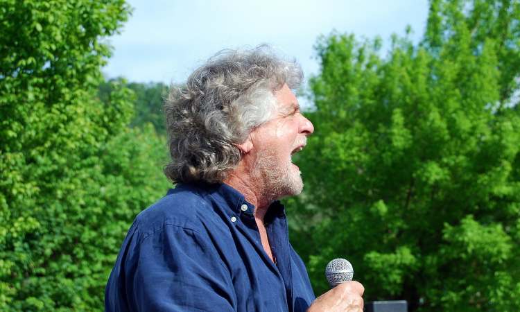 Beppe Grillo annuncio