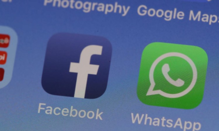 Il simbolo di Whatsapp su un display