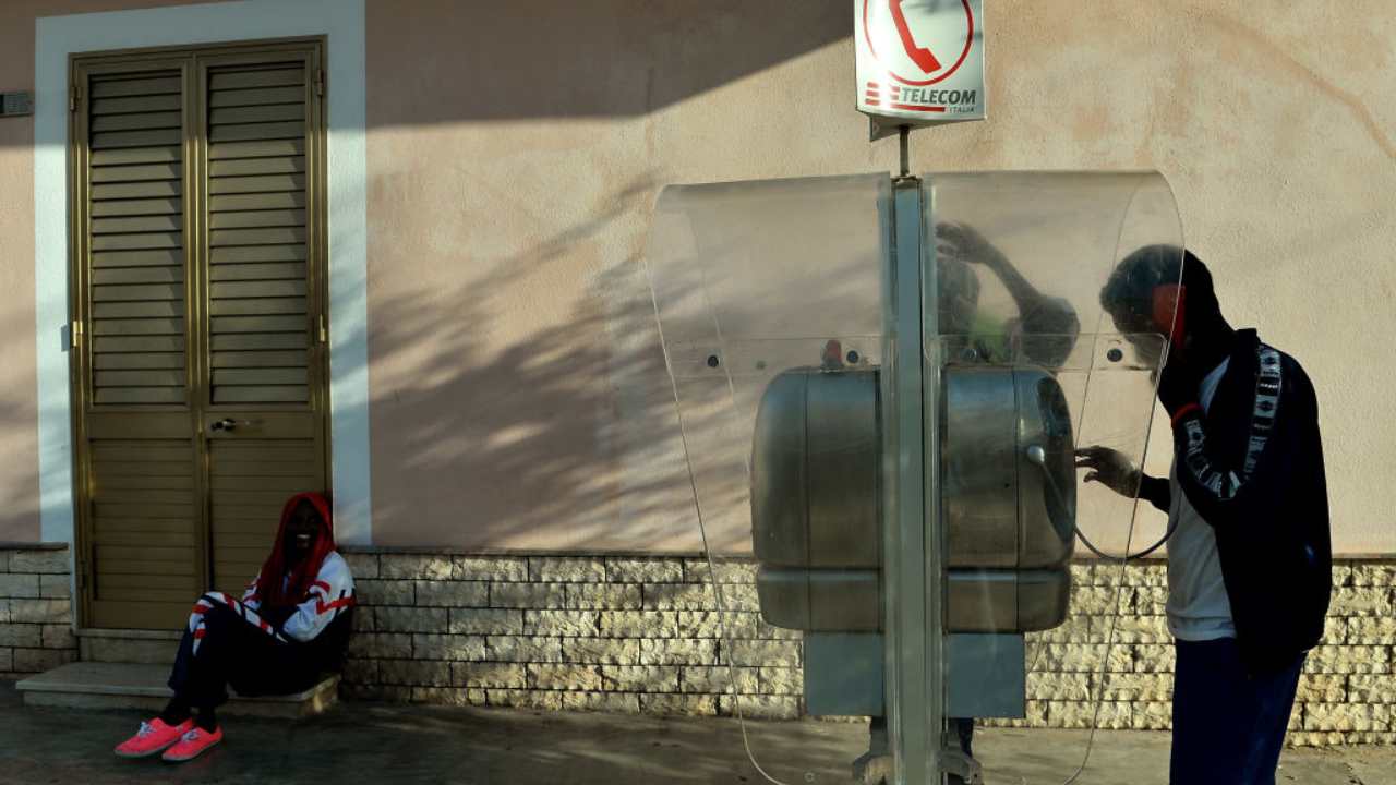 Una cabina telefonica di Telecom Italia