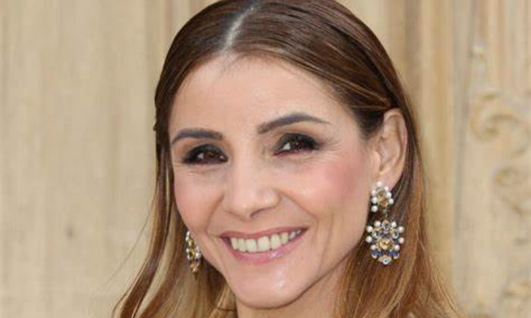 Clotilde Courau sorride felice 