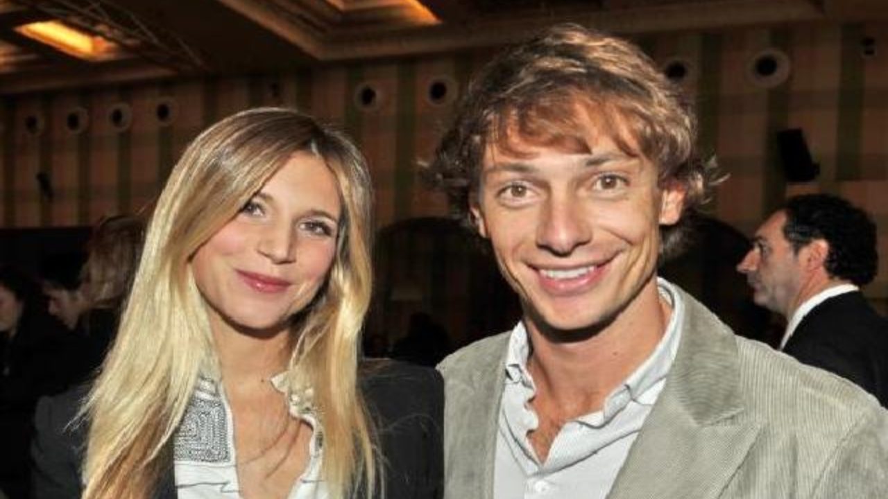Giorgio Pasotti e Nicoletta Romanoff sorridono