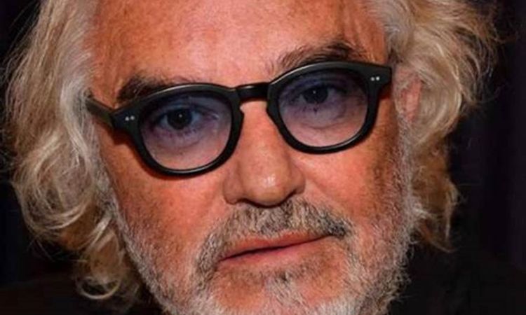 Flavio Briatore occhiali blu 