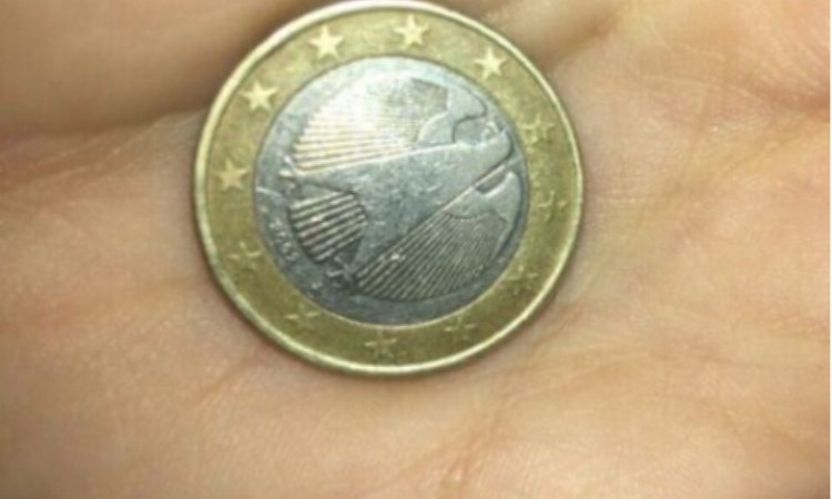 moneta da 1 euro con errore di conio 