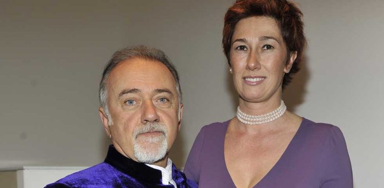 Giorgio Faletti e Roberta Bellissini sorridono 