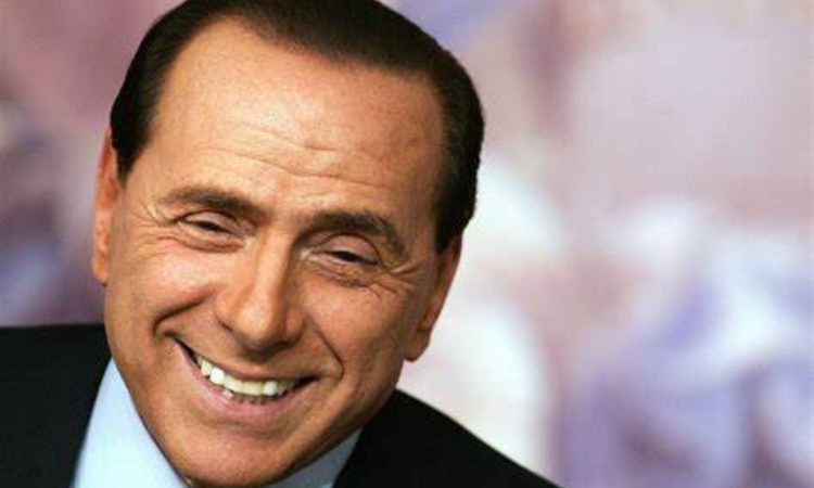 Berlusconi sorride 