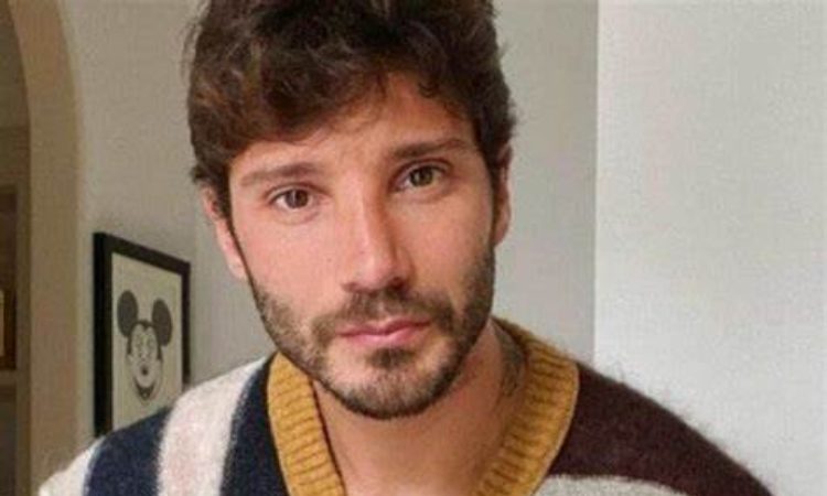 Stefano de martino maglia gialla 