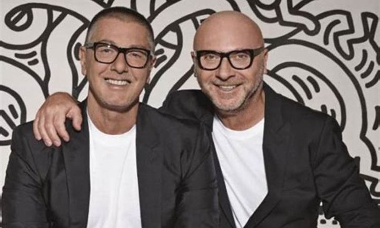 Dolce e gabbana sorridono 