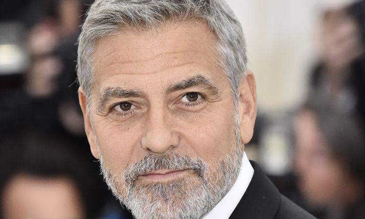 George Clooney barba bianca