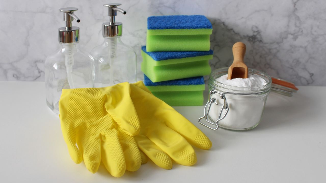 guanti per la pulizia della casa