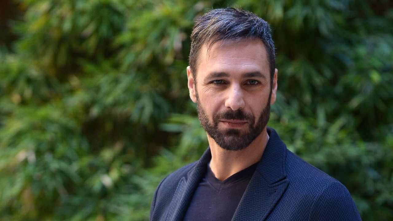 Raoul Bova sorride