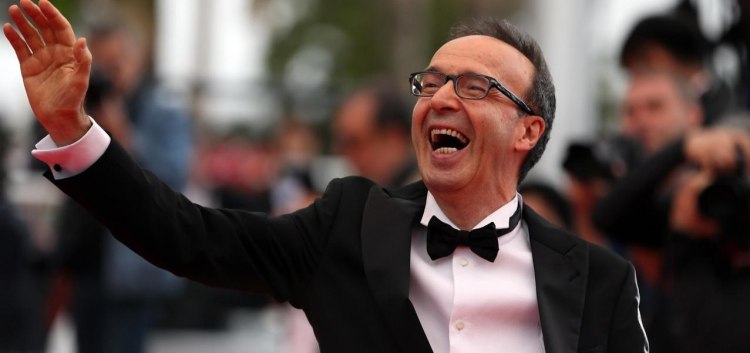 Roberto Benigni sorride