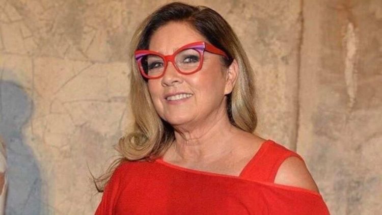 Romina Power occhiali rossi 