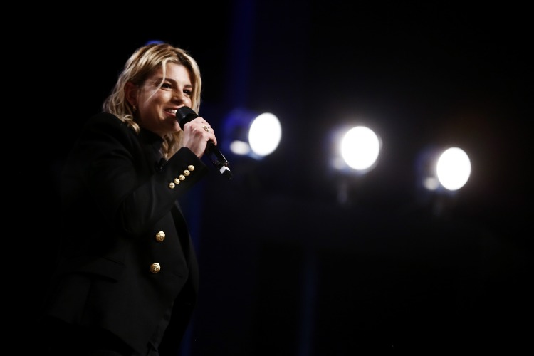 Emma Marrone al Maurizio Costanzo Show