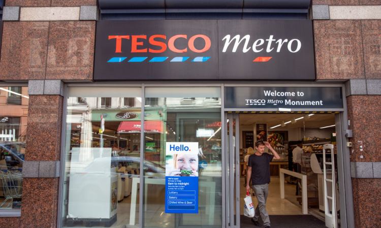 Il supermercato Tesco visto dall'esterno