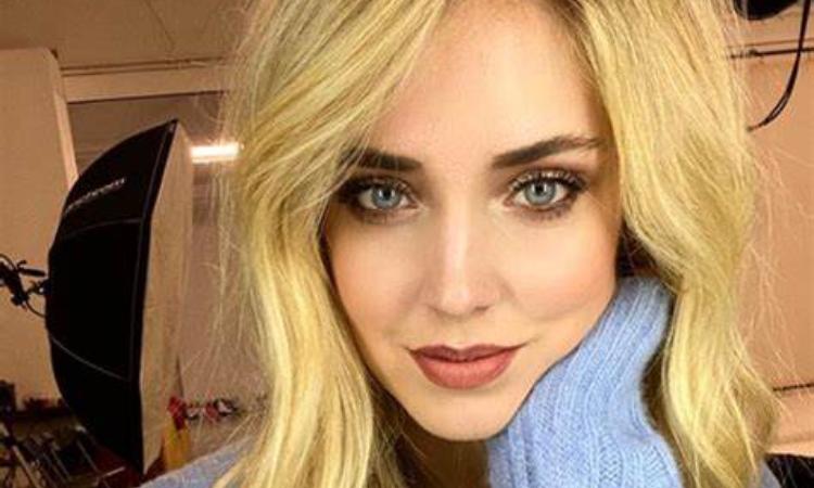 Chiara Ferragni maglione blu