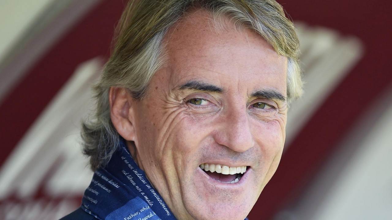 Roberto Mancini sorride