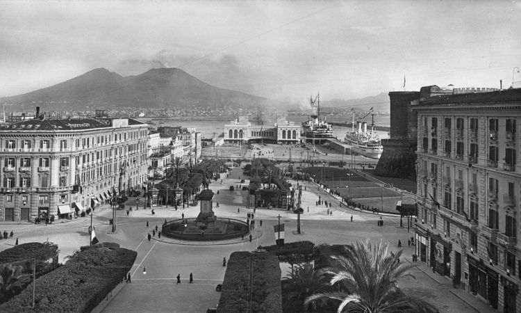 Una vecchia immagine raffigurante il Vesuvio