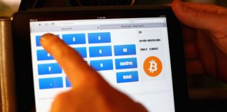 Una cassa elettronica usata in un pub