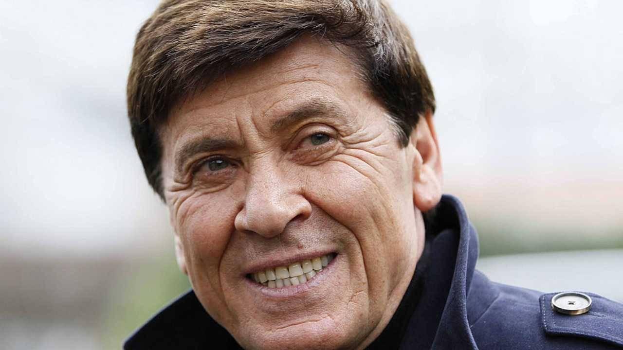 Gianni morandi sorride