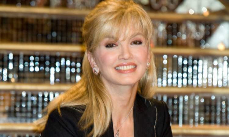 Milly Carlucci sorridente