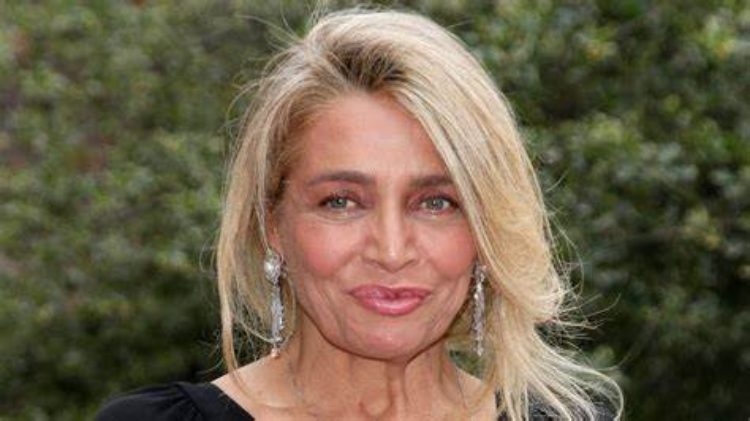Mara Venier sorride