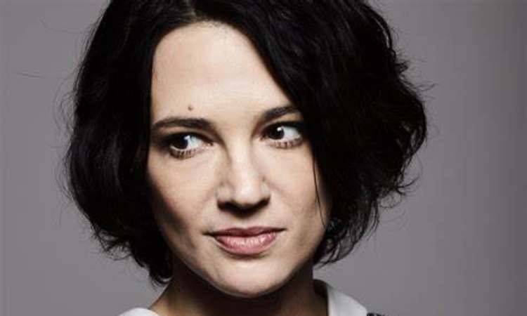 Asia Argento capelli corti 