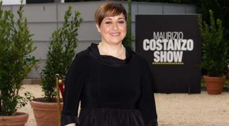 Benedetta vestita di nero