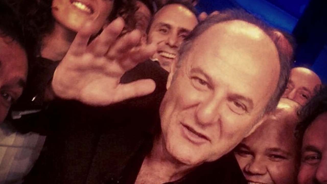 Gerry Scotti conduttore mediaset caduta libera