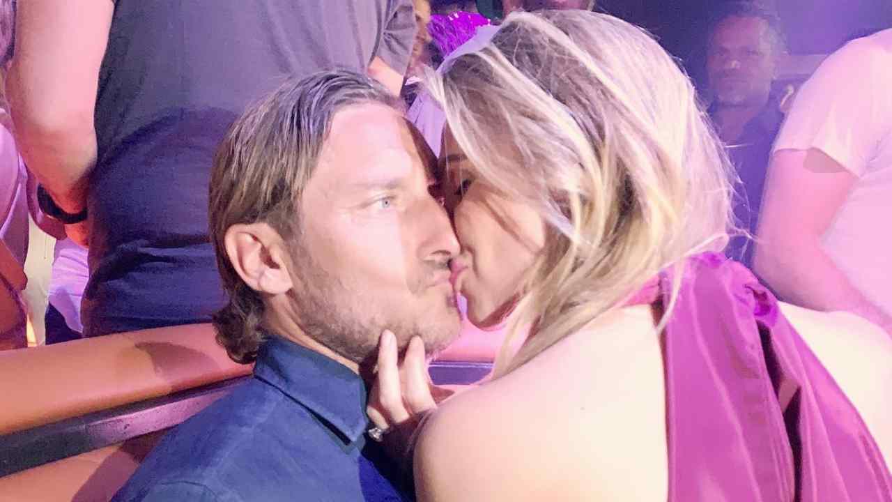 ilary blasi francesco totti bacio