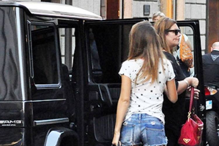 belen rodriguez suv mercedes automobile