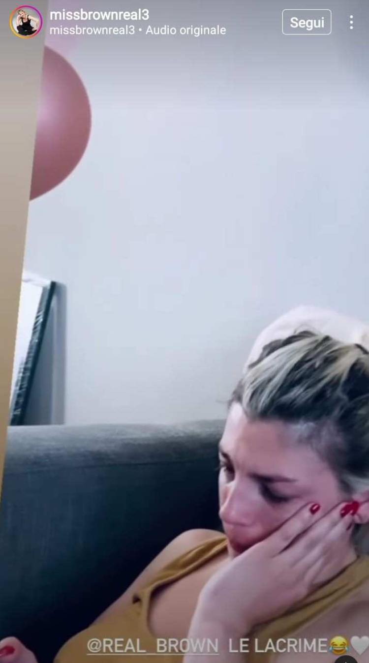 Emma Marrone cantante scoppia in lacrime