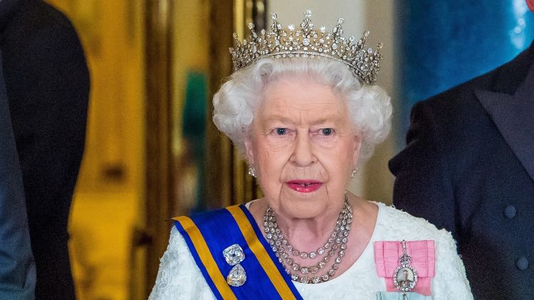 Royal Family durissimo colpo Regina