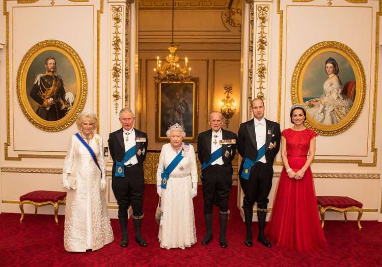 Royal Family durissimo colpo Regina