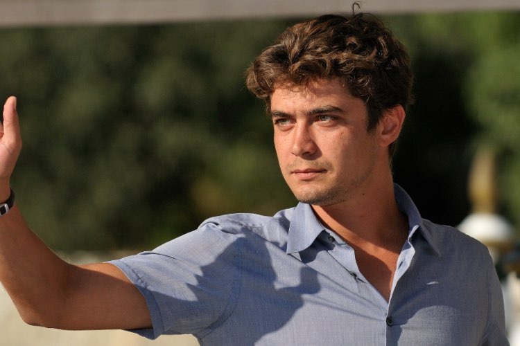 Riccardo Scamarcio la storia d'amore in frantumi