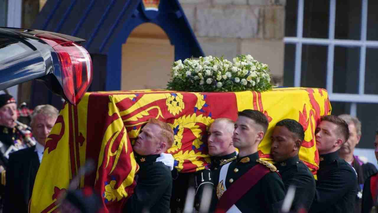 corteo funebre elisabetta 