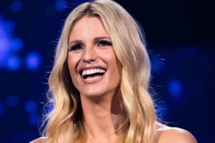 Michelle Hunziker sorride 