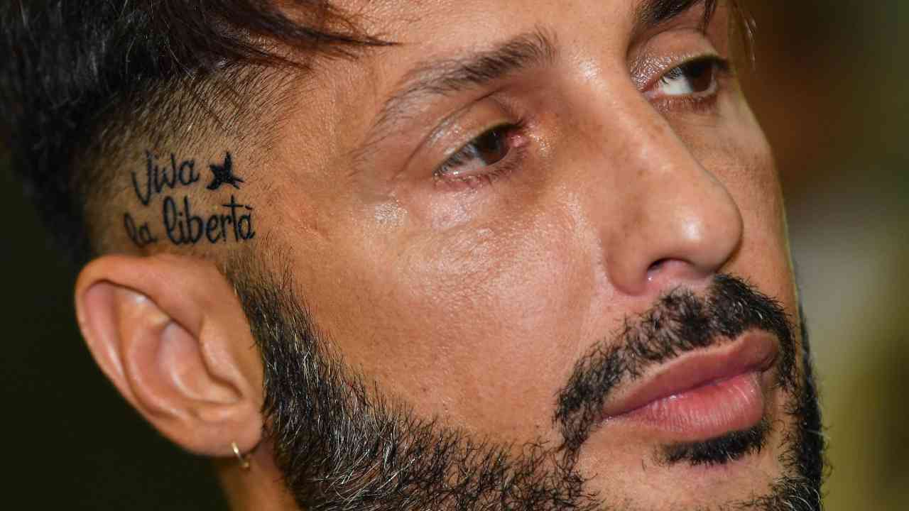 Fabrizio Corona serio