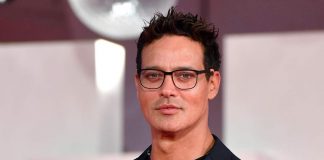 Gabriel Garko sorride