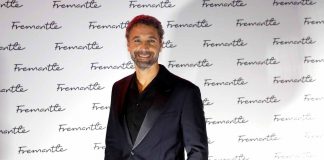 Raoul Bova sorride