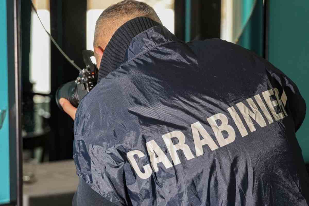 Suicidio, carabinieri