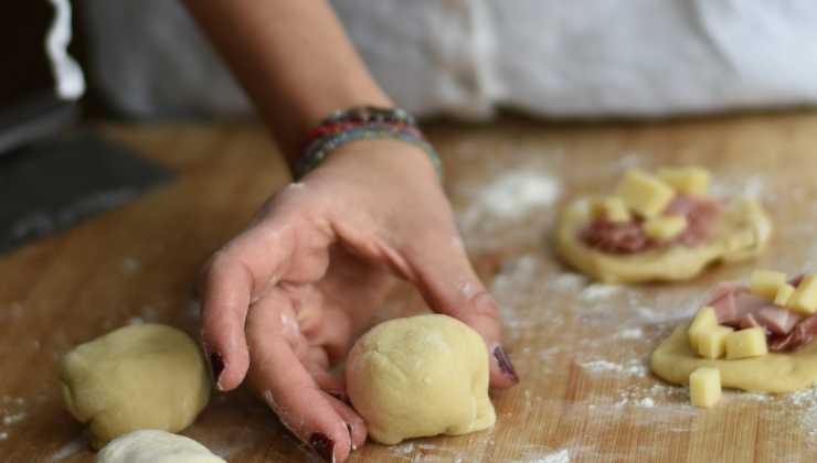 Baci napoletani: la ricetta dei soffici bocconcini rustici 